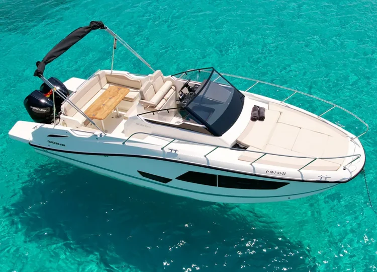 Bateau Quicksilver 875 - Luz