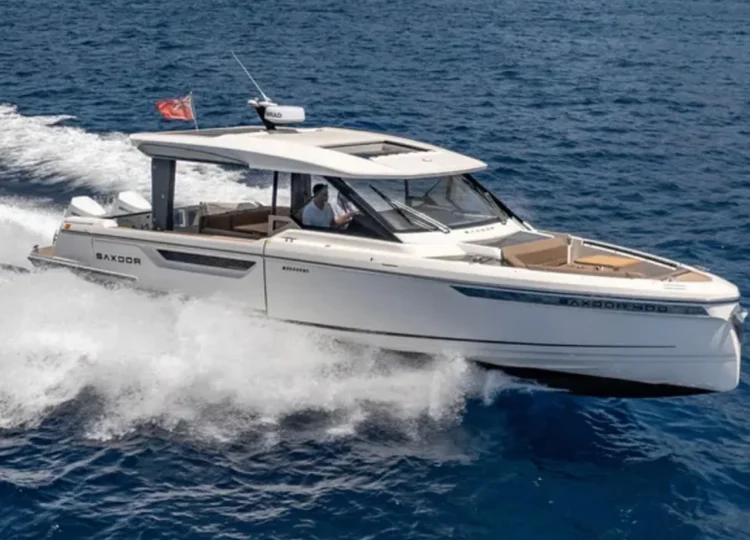 Barco Saxdor 400 GTS - Truhan